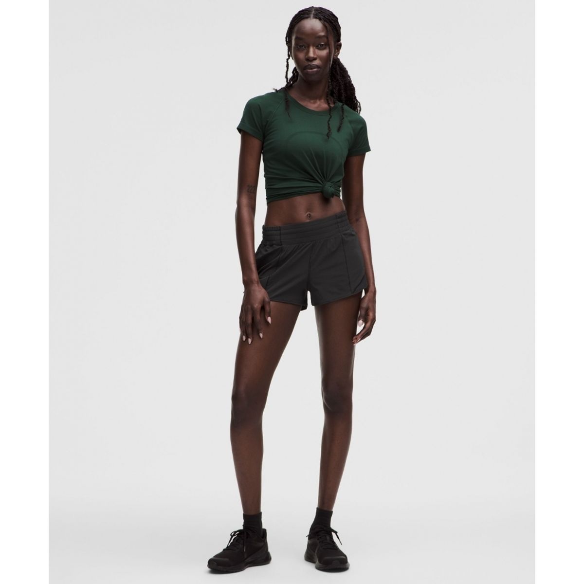 룰루레몬(LULULEMON) 핫티 핫 하이라이즈 라인드 쇼츠 2.5inch  BLK