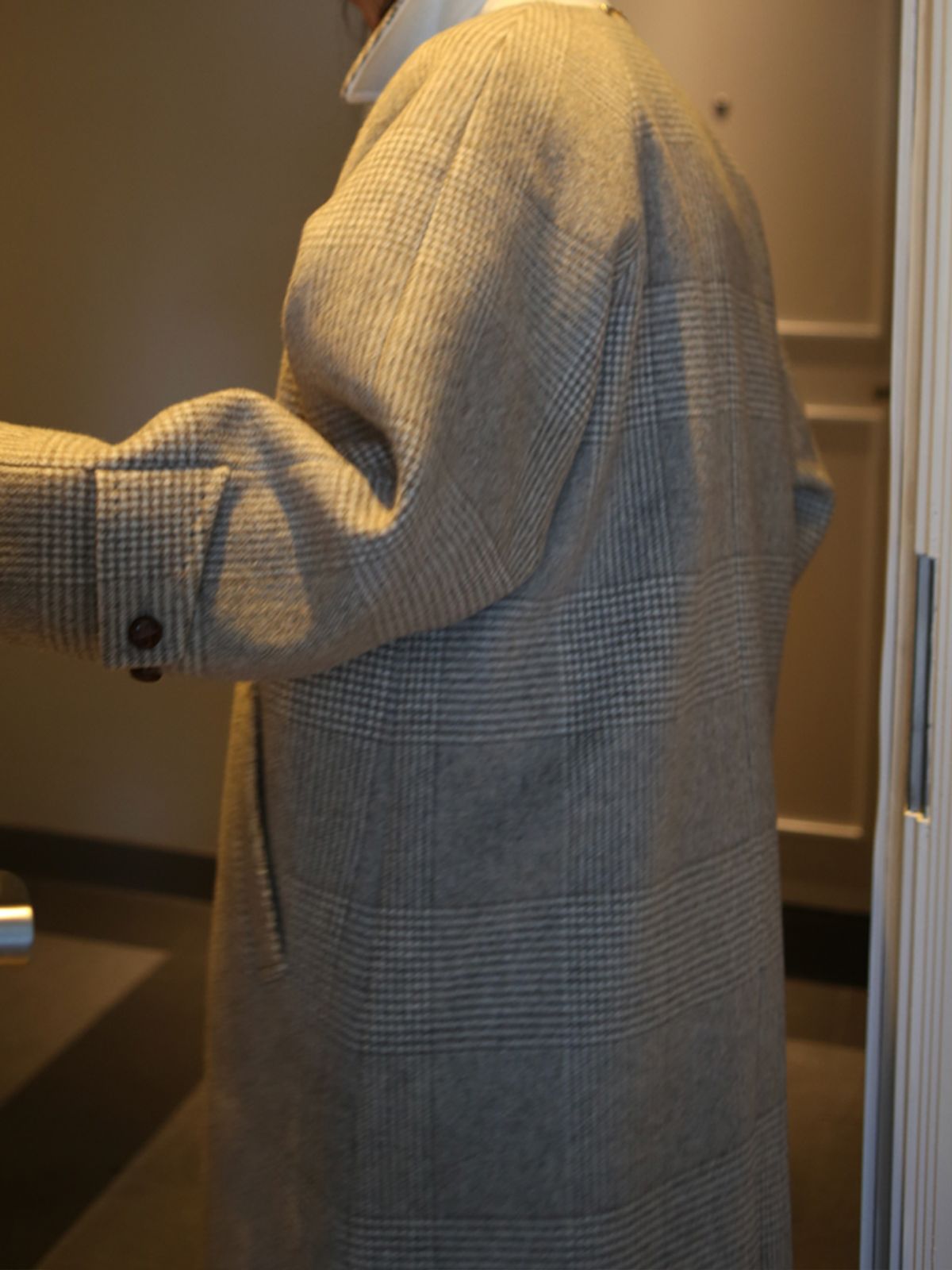 고저(GOZER) GLEN CHECK RAGLAN CHECK OVER COAT_BEIGE