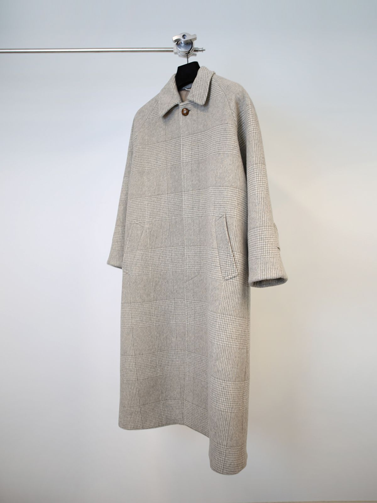 고저(GOZER) GLEN CHECK RAGLAN CHECK OVER COAT_BEIGE