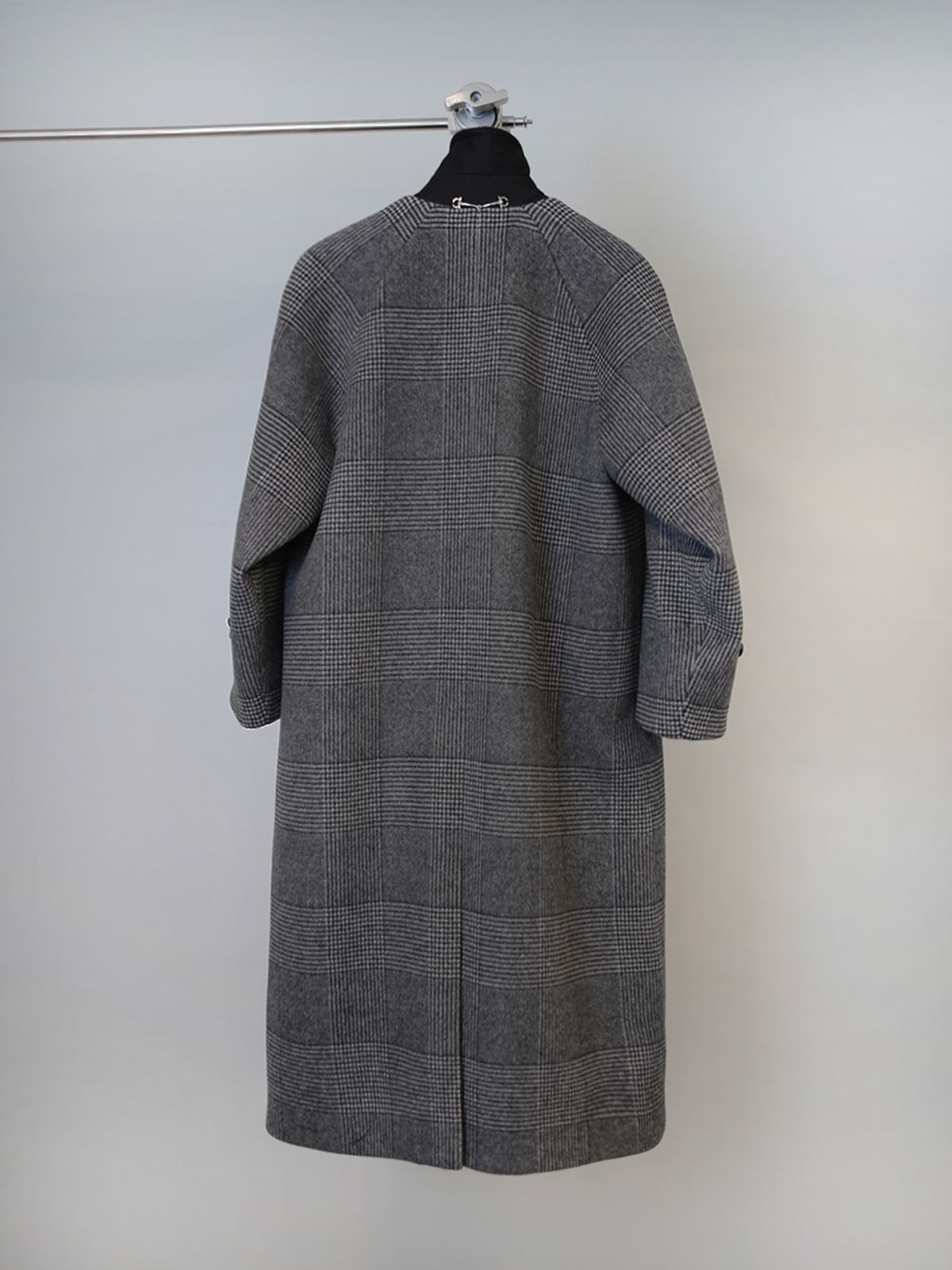 고저(GOZER) GLEN CHECK RAGLAN CHECK OVER COAT_BLACK