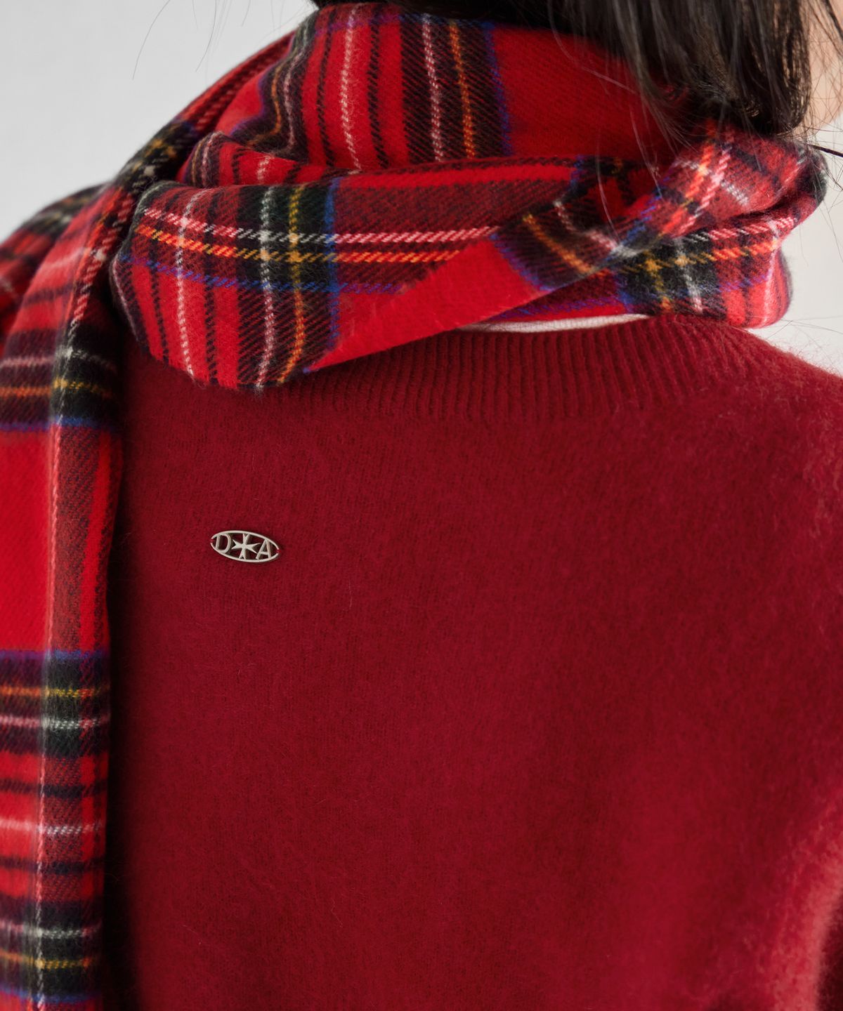 런던다다(LONDONDADA) CASH WOOL PENDANT OBJET BUTTON CARDIGAN, RED