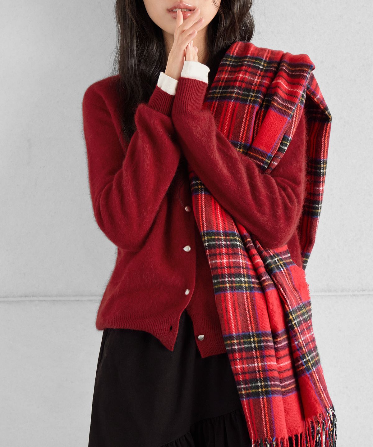 런던다다(LONDONDADA) CASH WOOL PENDANT OBJET BUTTON CARDIGAN, RED