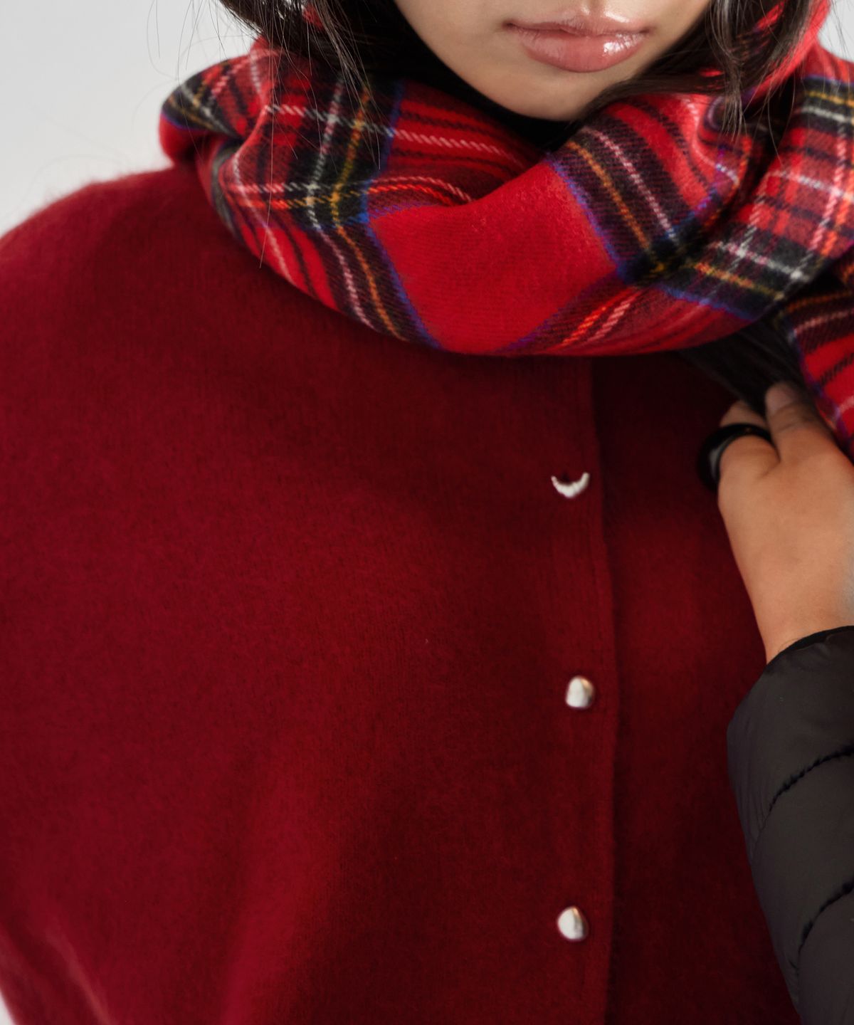 런던다다(LONDONDADA) CASH WOOL PENDANT OBJET BUTTON CARDIGAN, RED