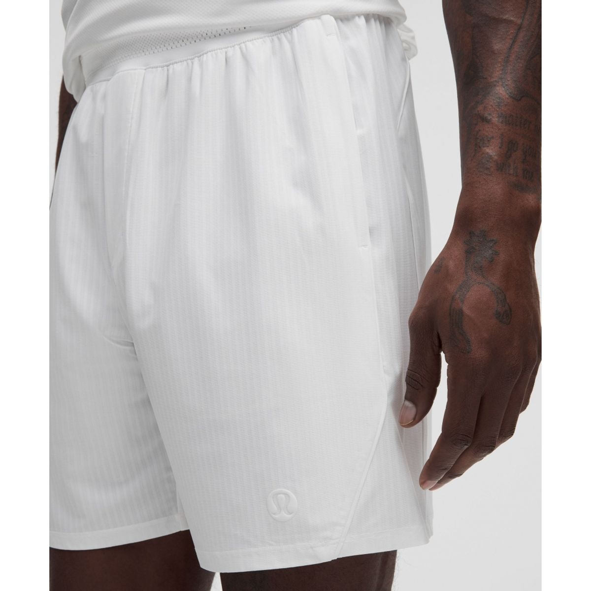 룰루레몬(LULULEMON) 스트라이프 메쉬 테니스 쇼츠 7inch  WHT