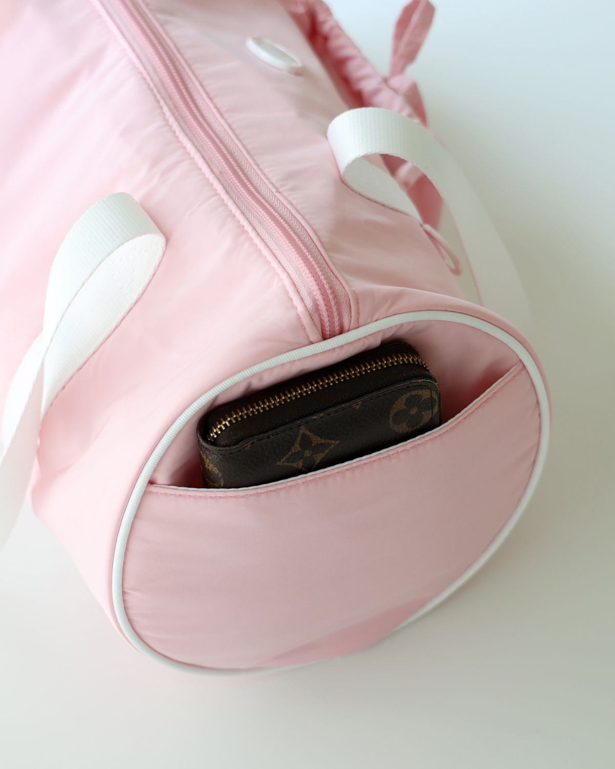 프로젝트 1907(PROJECT1907) [PLASTIC] Duffle Bag (Baby Pink)