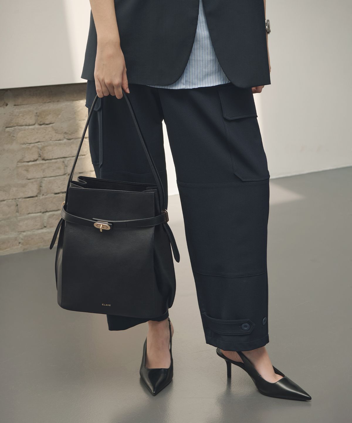 끌라베(CLAVE) 루시아 블랙 토트백 (LUCIA Black Tote Bag)