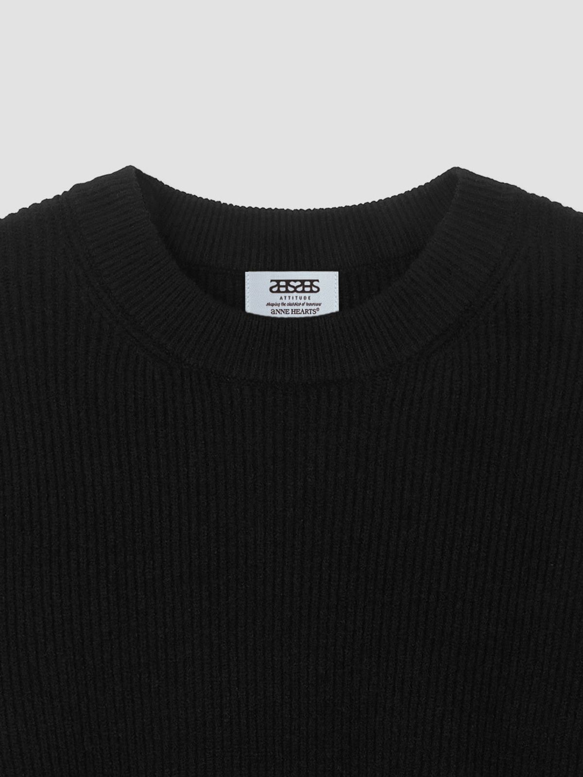 앤하츠(ANNEHEARTS) Bottom Logo Solid Knit Black