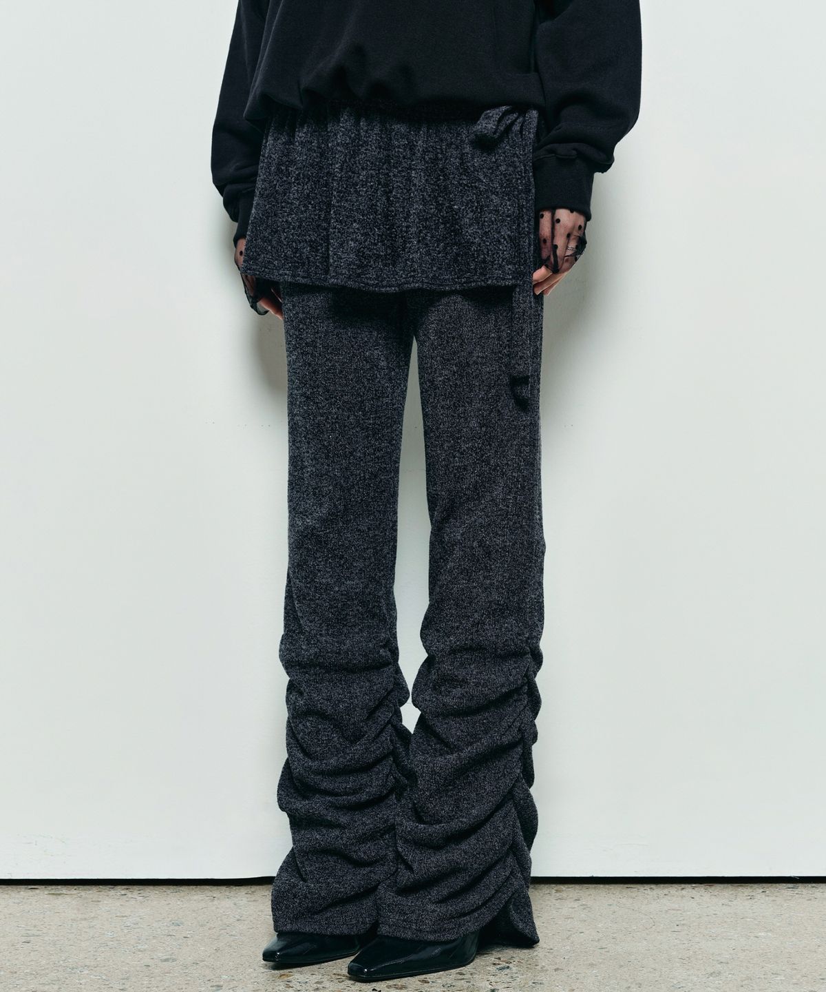 닉앤니콜(NICK&NICOLE) SHIRRING LAYERED SKIRT PANTS_CHARCOAL