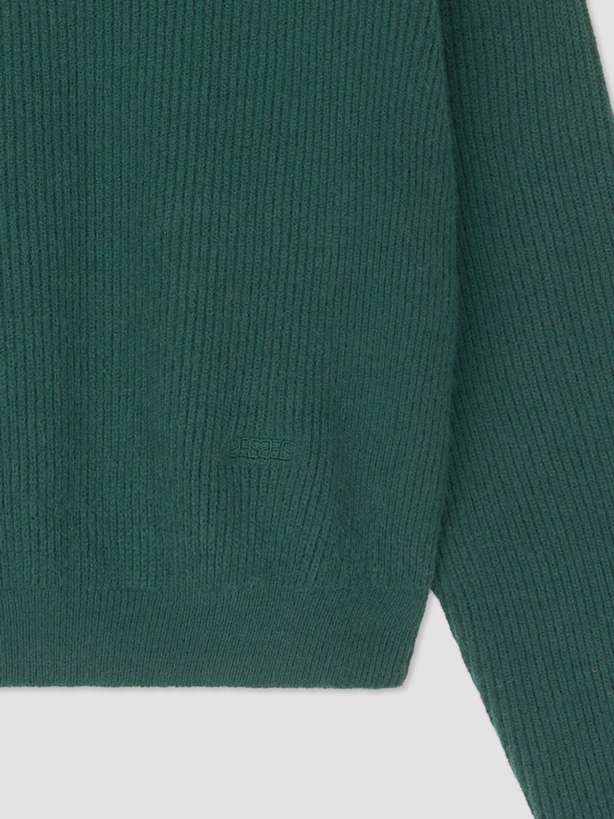 앤하츠(ANNEHEARTS) Bottom Logo Solid Knit Dark Green
