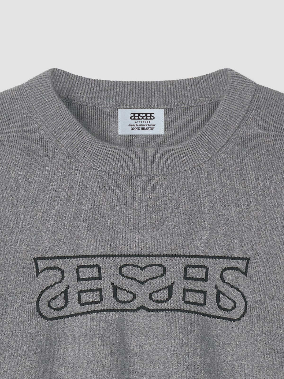 앤하츠(ANNEHEARTS) Heartlogo Round Knit Charcoal