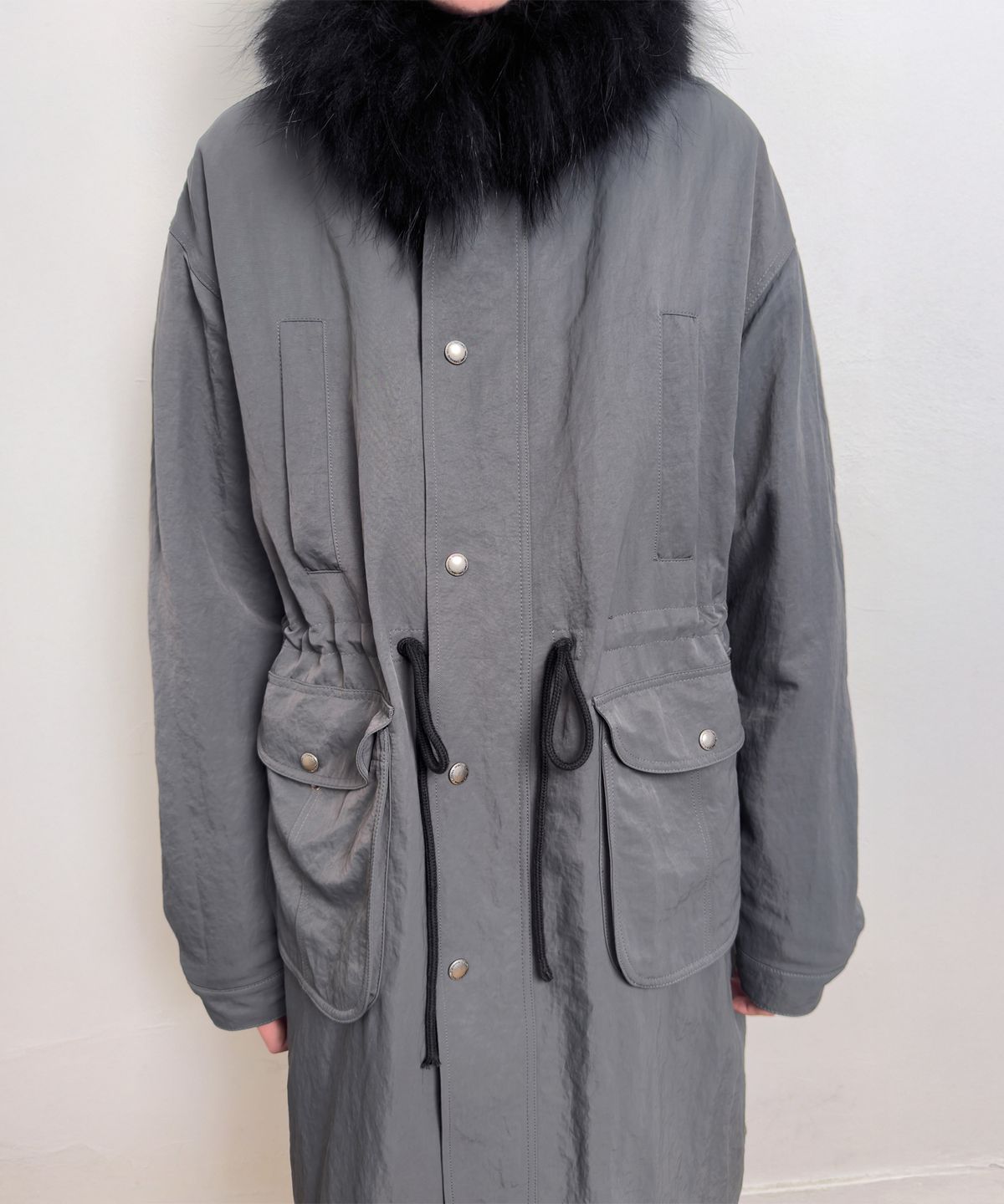 다이애그널(DIAGONAL) LINED TAILED PARKA (dark grey)