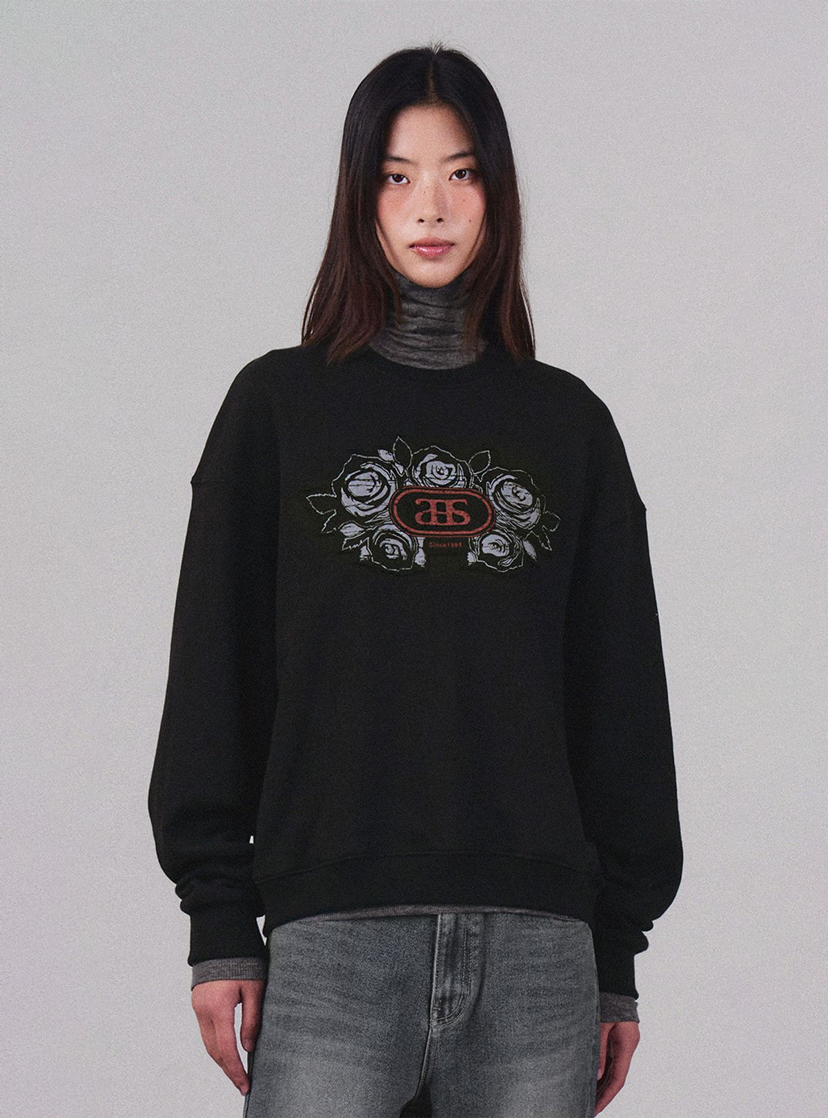 앤하츠(ANNEHEARTS) Blooming Sweatshirt Black