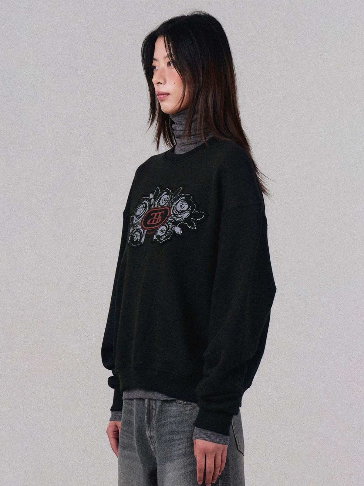 앤하츠(ANNEHEARTS) Blooming Sweatshirt Black