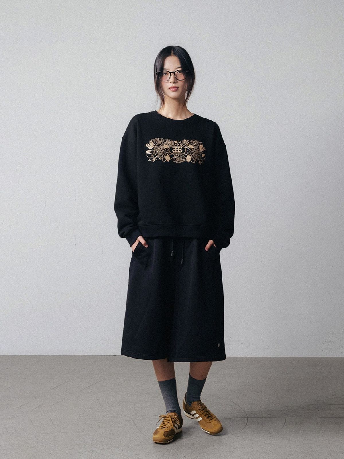 앤하츠(ANNEHEARTS) Rosevine Sweatshirts Black