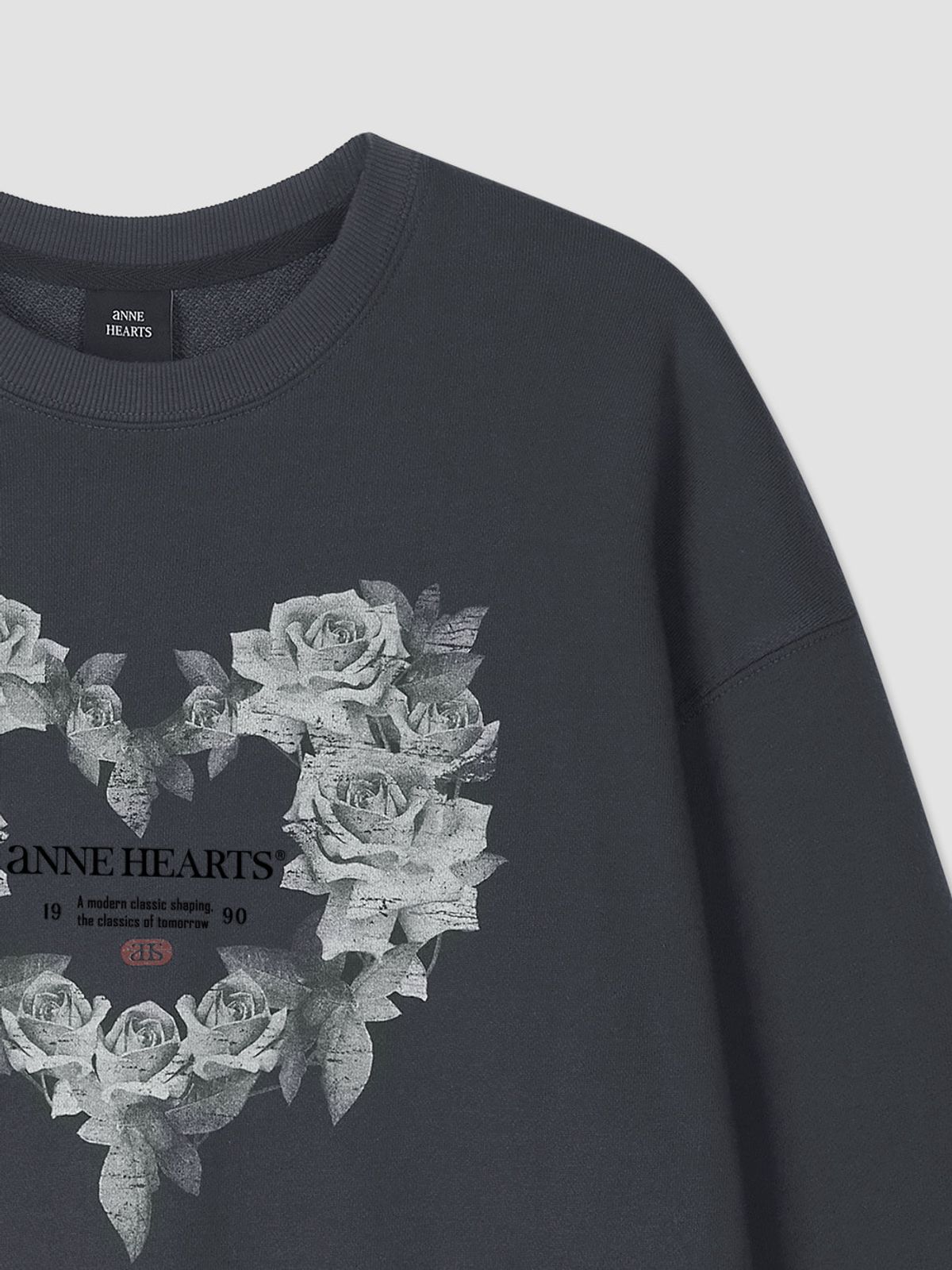 앤하츠(ANNEHEARTS) Heart Boom Sweatshirt Charcoal