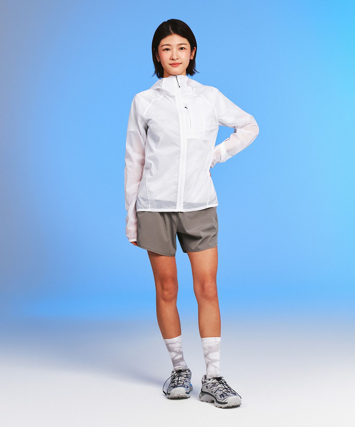 무신사 스탠다드 스포츠(MUSINSA STANDARD SPORTS) [시티러닝] 슈퍼 쏘닉 바람막이 우먼 (2color)