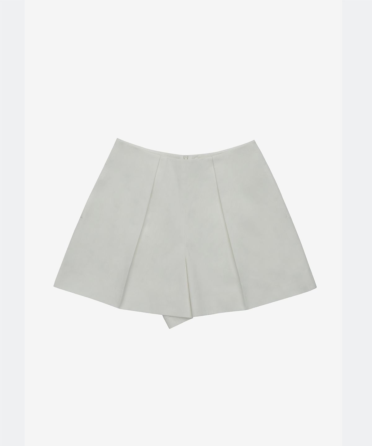 유지(YUJI) CLASSIC MINI SHORTS WHITE
