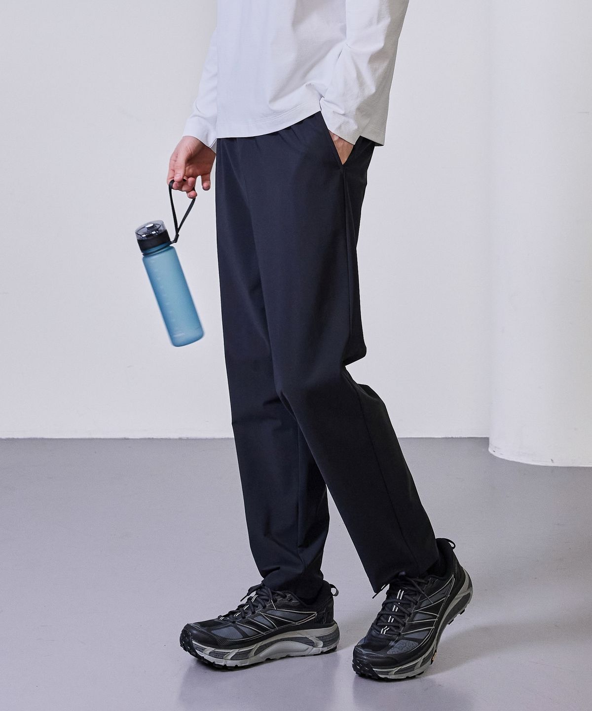 베이직하우스(BASIC HOUSE) 슈퍼 스트레치 스판 밴딩 스트레이트 팬츠_블랙