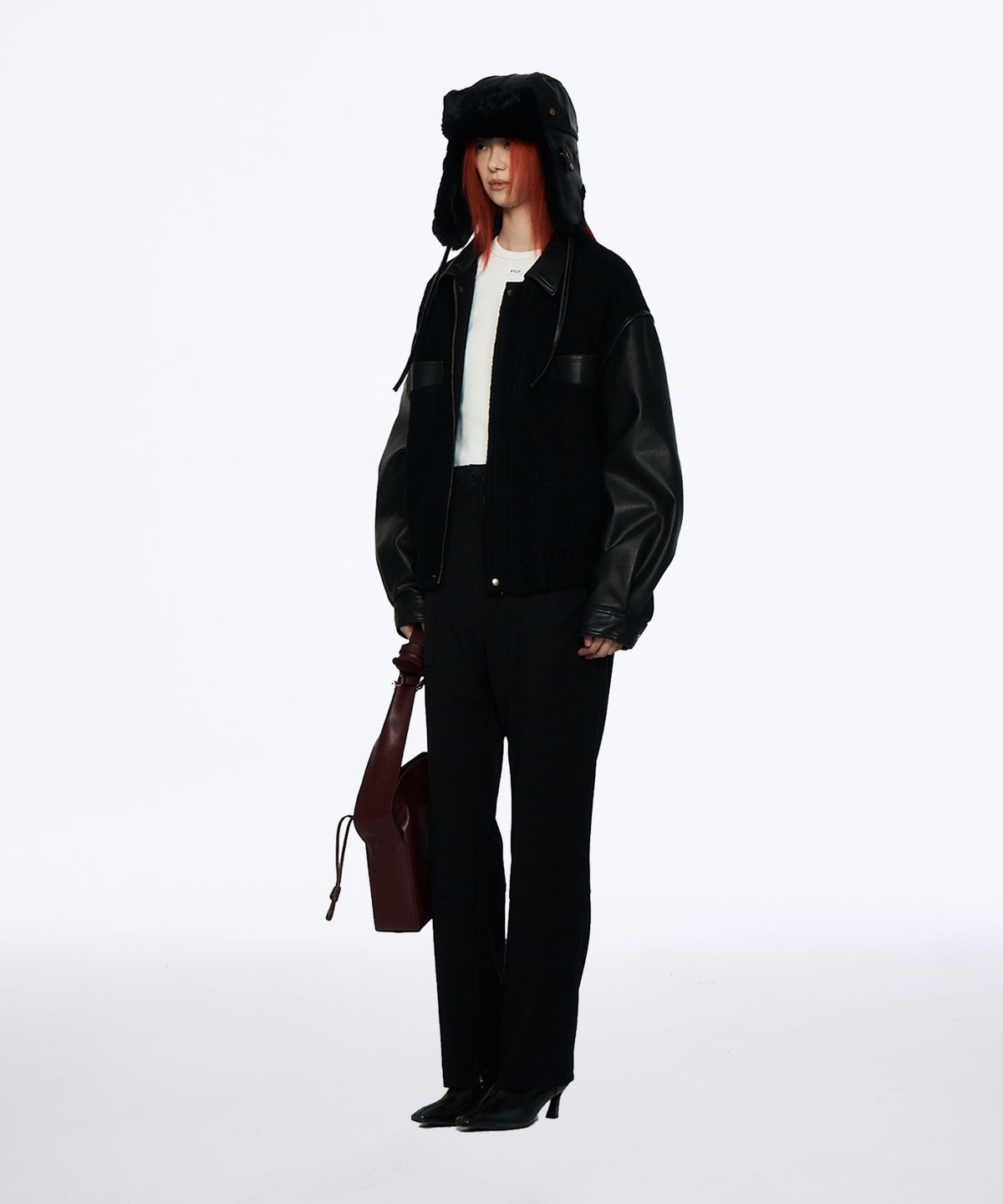 유지(YUJI) YUJI LOGO PATCH VARCITY JUMPER BLACK
