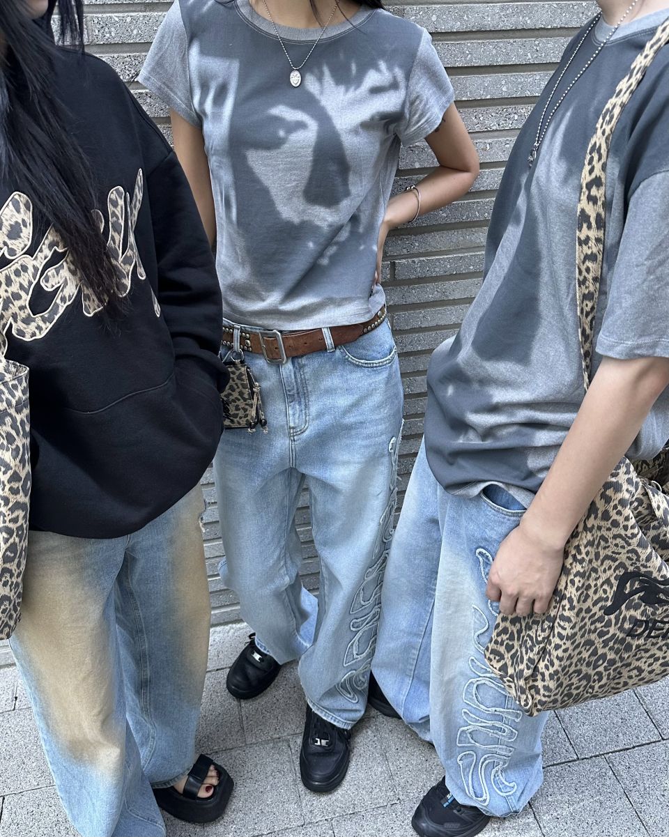 MUSINSA公式 | DEINET [GGUM x DEINET] LOOSE FIT S/S T-SHIRT IN GREY