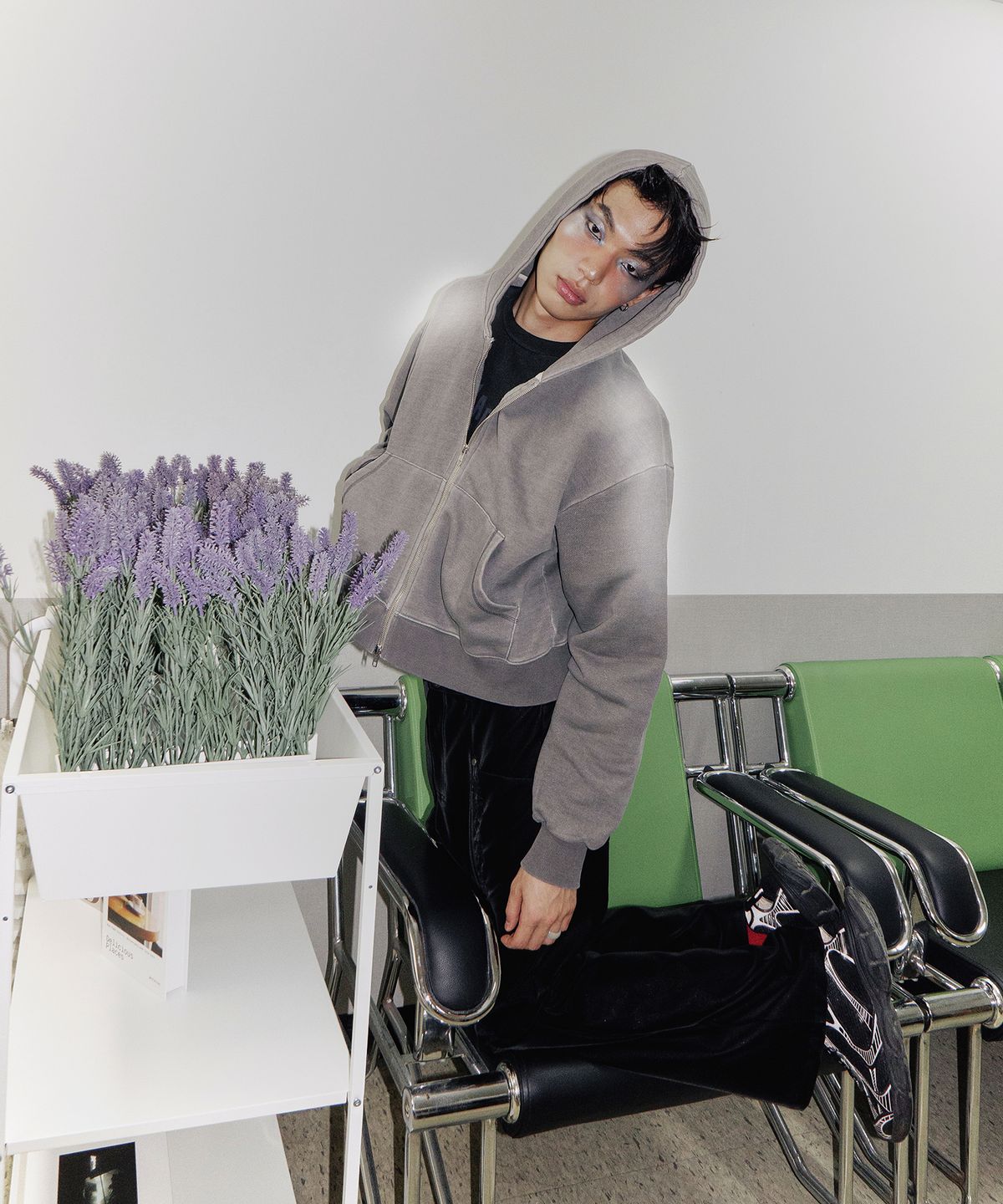 오기(OGI) 핸드 스프레이 크롭 후드집업