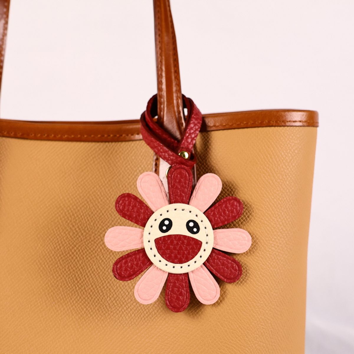 바옴(VAOM) 미니 스마일 플라워 백 참 8colors (size 7cm)
