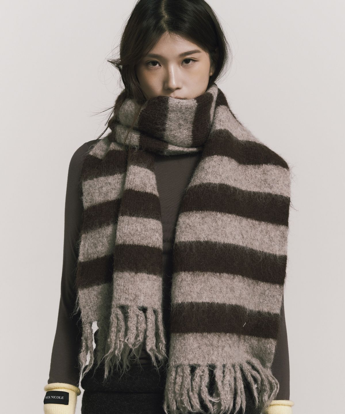 닉앤니콜(NICK&NICOLE) STRIPE HAIRY FRINGE MUFFLER_BROWN