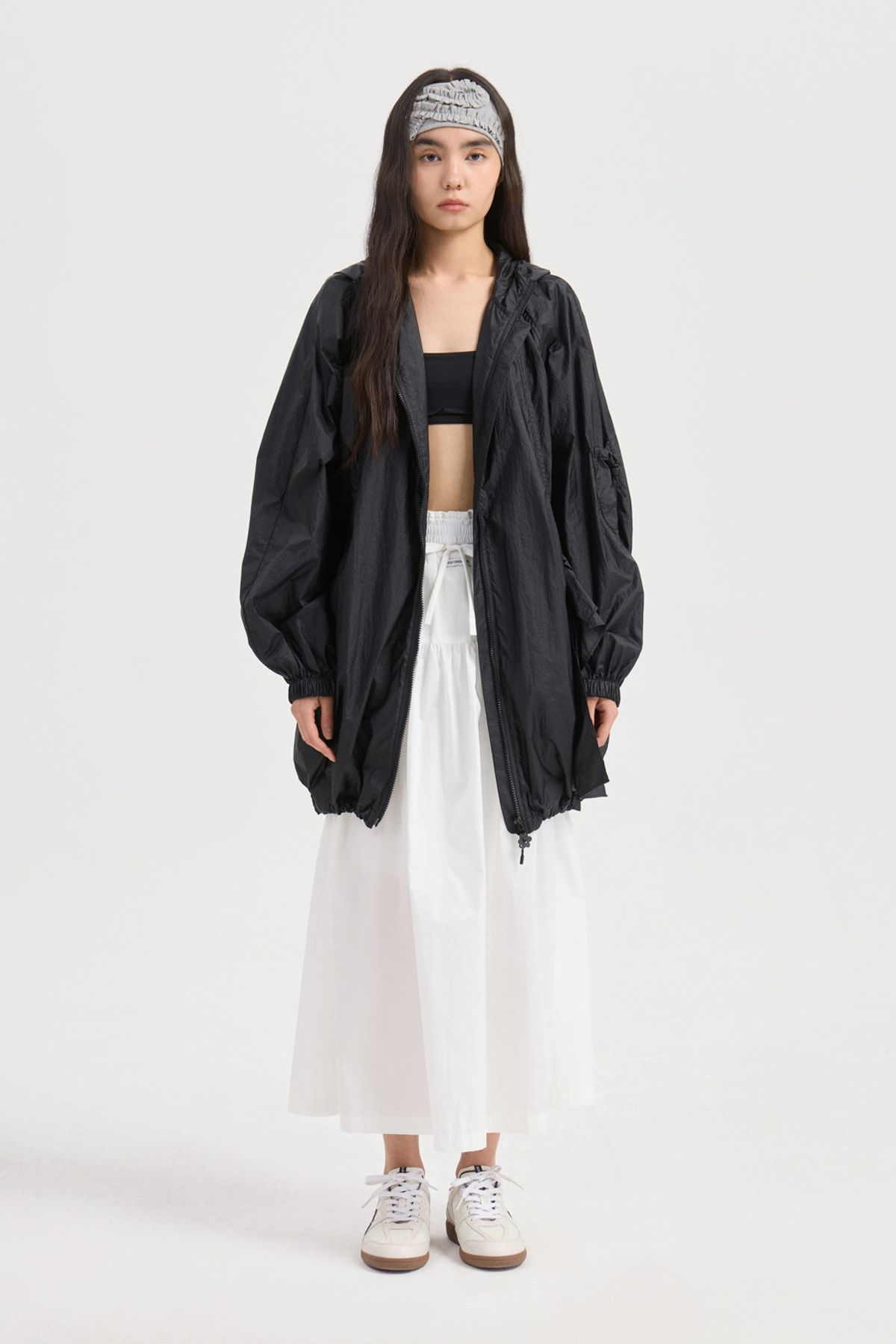럭키슈에뜨(LUCKY CHOUETTE) Ruffle Ornament Hood Jumper (black) LFUAA25110BKX