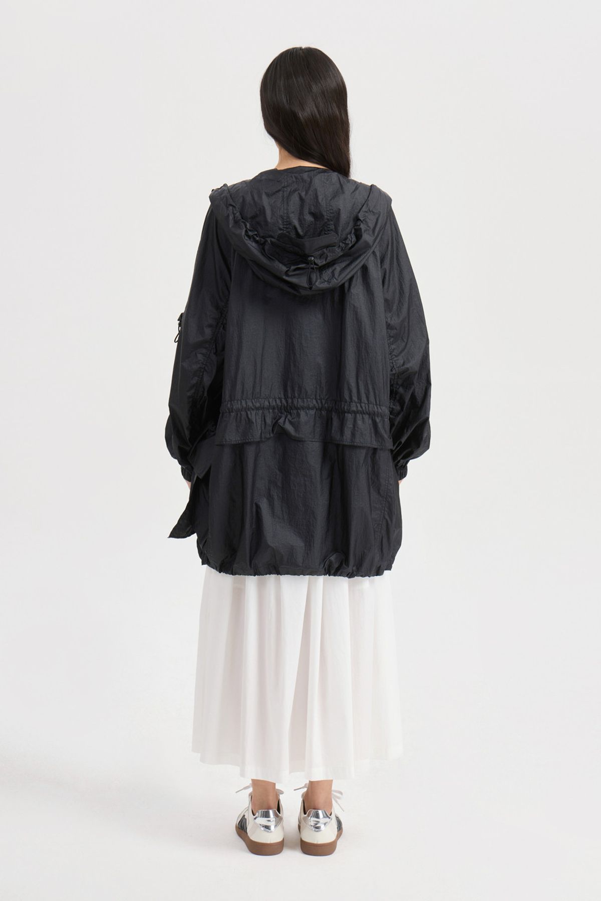 럭키슈에뜨(LUCKY CHOUETTE) Ruffle Ornament Hood Jumper (black) LFUAA25110BKX