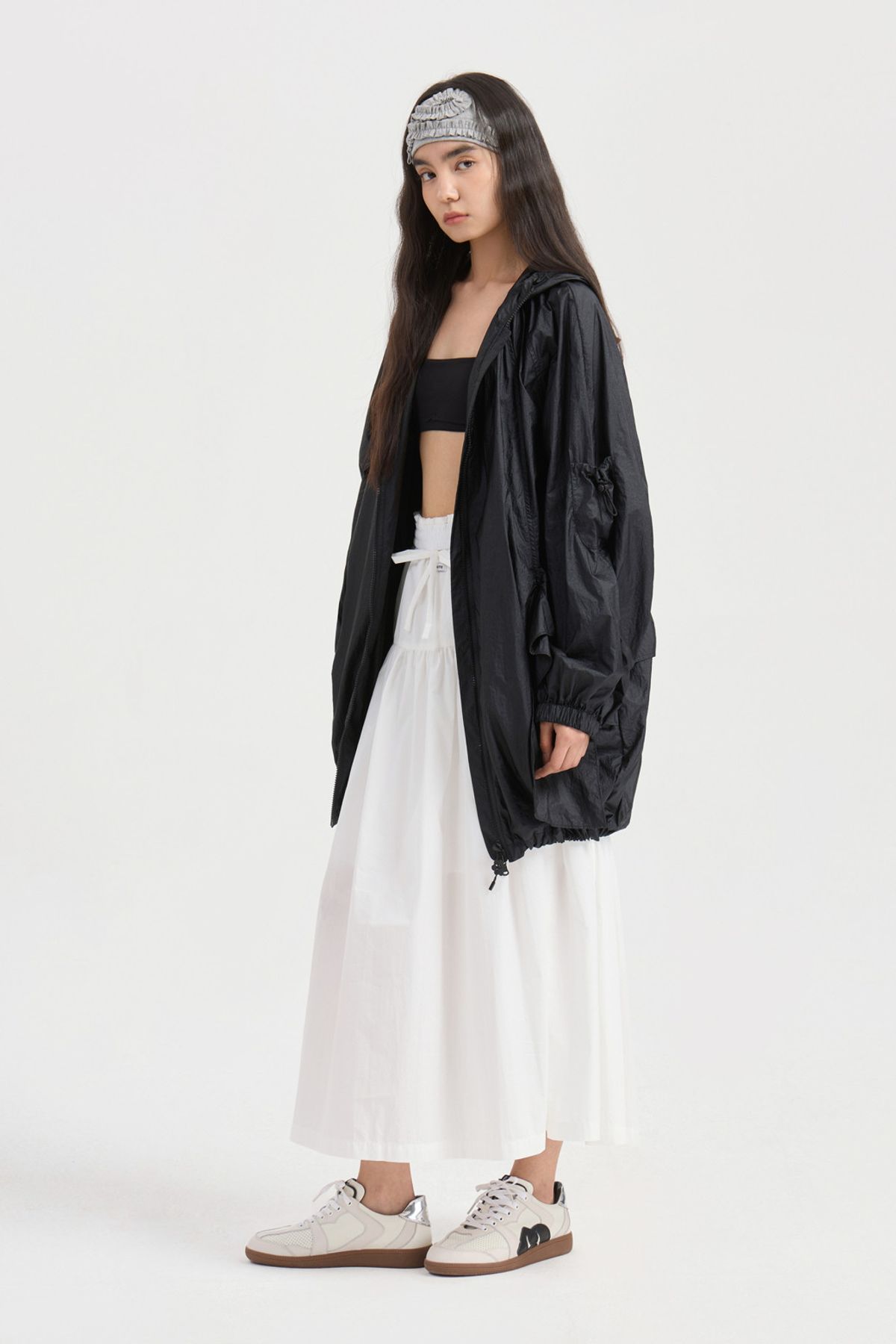 럭키슈에뜨(LUCKY CHOUETTE) Ruffle Ornament Hood Jumper (black) LFUAA25110BKX