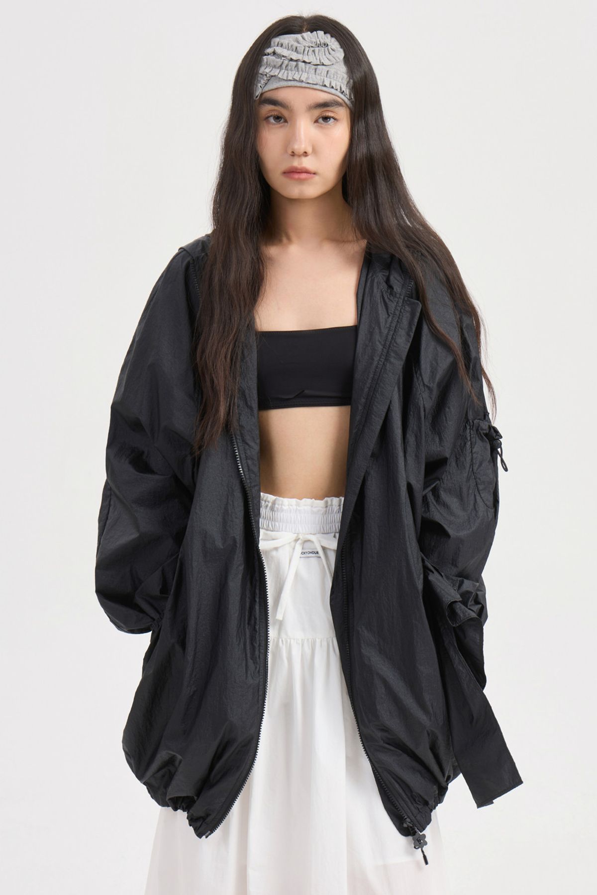 럭키슈에뜨(LUCKY CHOUETTE) Ruffle Ornament Hood Jumper (black) LFUAA25110BKX