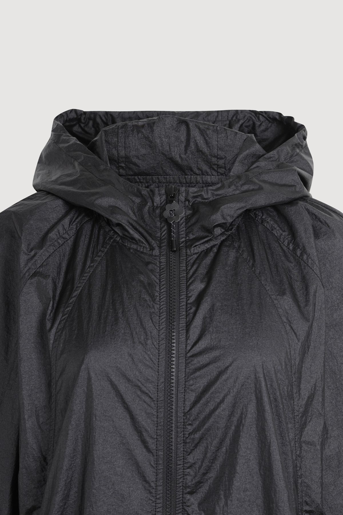 럭키슈에뜨(LUCKY CHOUETTE) Ruffle Ornament Hood Jumper (black) LFUAA25110BKX