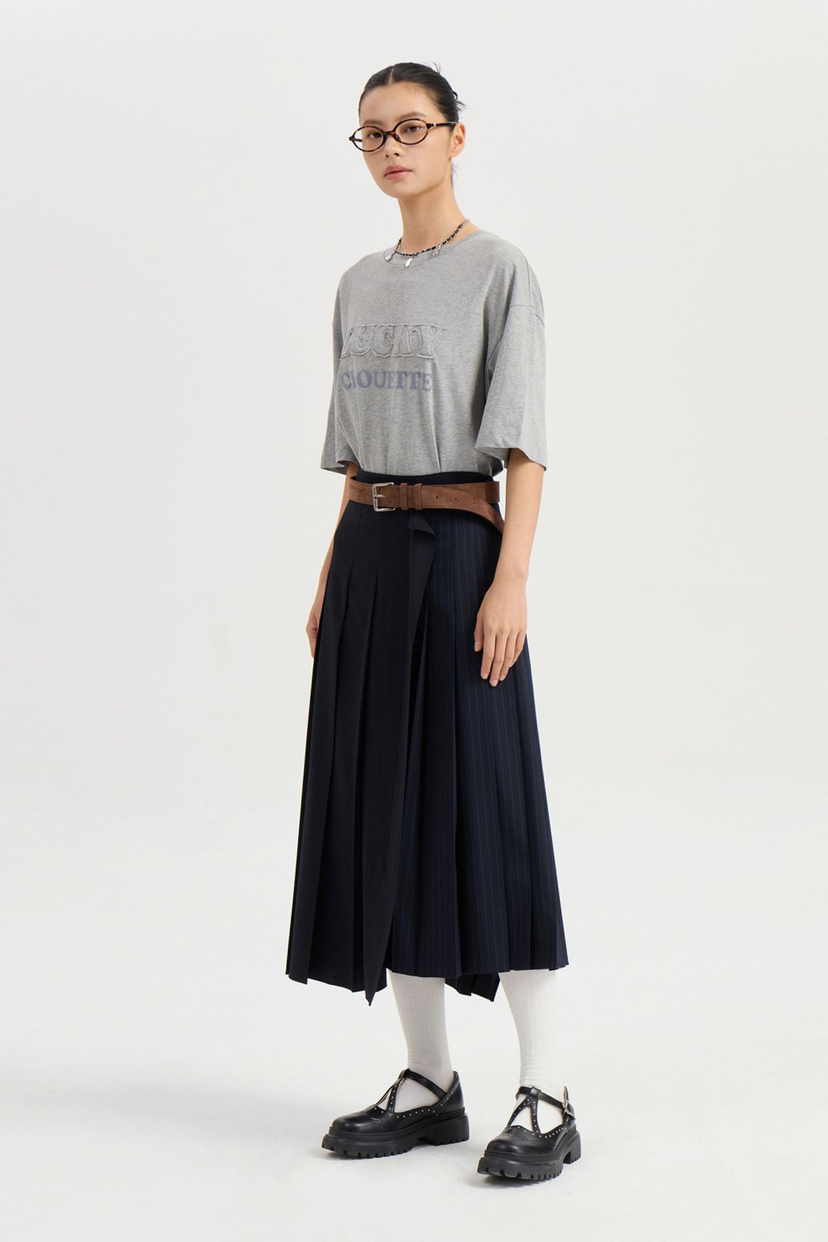럭키슈에뜨(LUCKY CHOUETTE) Lettering Point Loose Fit Half Sleeve T-shirt (melange grey) LFTAA25160GYM