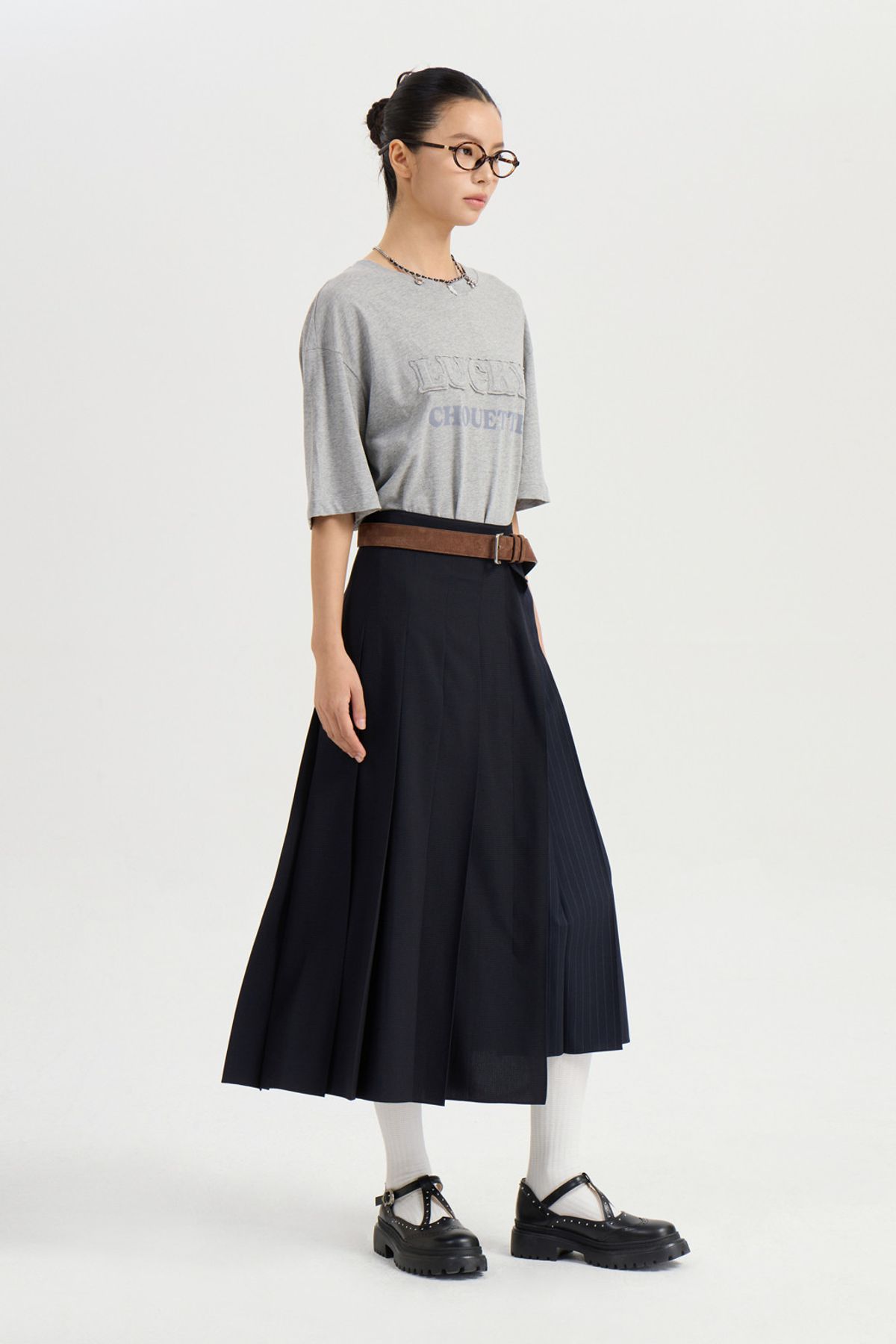 럭키슈에뜨(LUCKY CHOUETTE) Lettering Point Loose Fit Half Sleeve T-shirt (melange grey) LFTAA25160GYM
