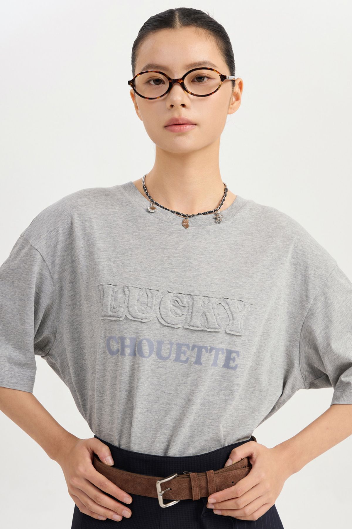 럭키슈에뜨(LUCKY CHOUETTE) Lettering Point Loose Fit Half Sleeve T-shirt (melange grey) LFTAA25160GYM