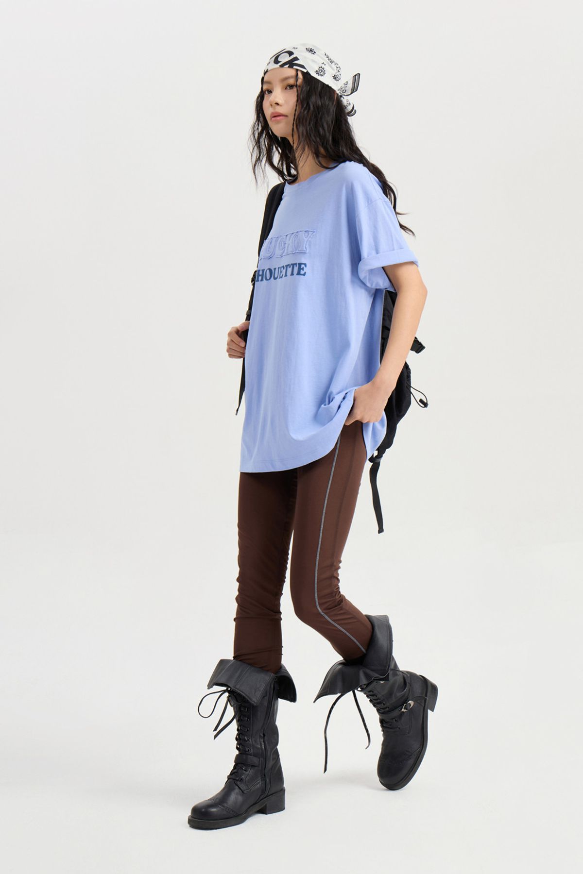 럭키슈에뜨(LUCKY CHOUETTE) Lettering Point Loose Fit Half Sleeve T-shirt (blue) LFTAA25160BUX