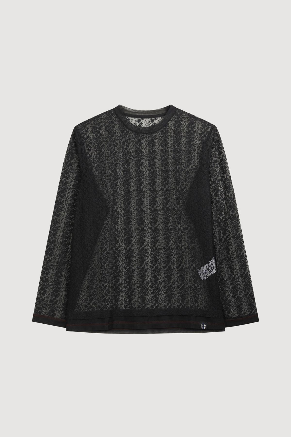 럭키슈에뜨(LUCKY CHOUETTE) Ditsy Floral Lace Loose Fit Long Sleeve T-shirt (black) LFTAX25120BKX