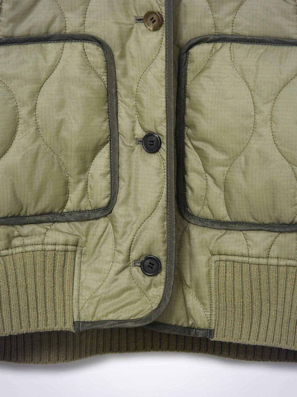 하우스공칠이씨(HAUS072C) POCKET QUILTING JACKET LIGHT KHAKI