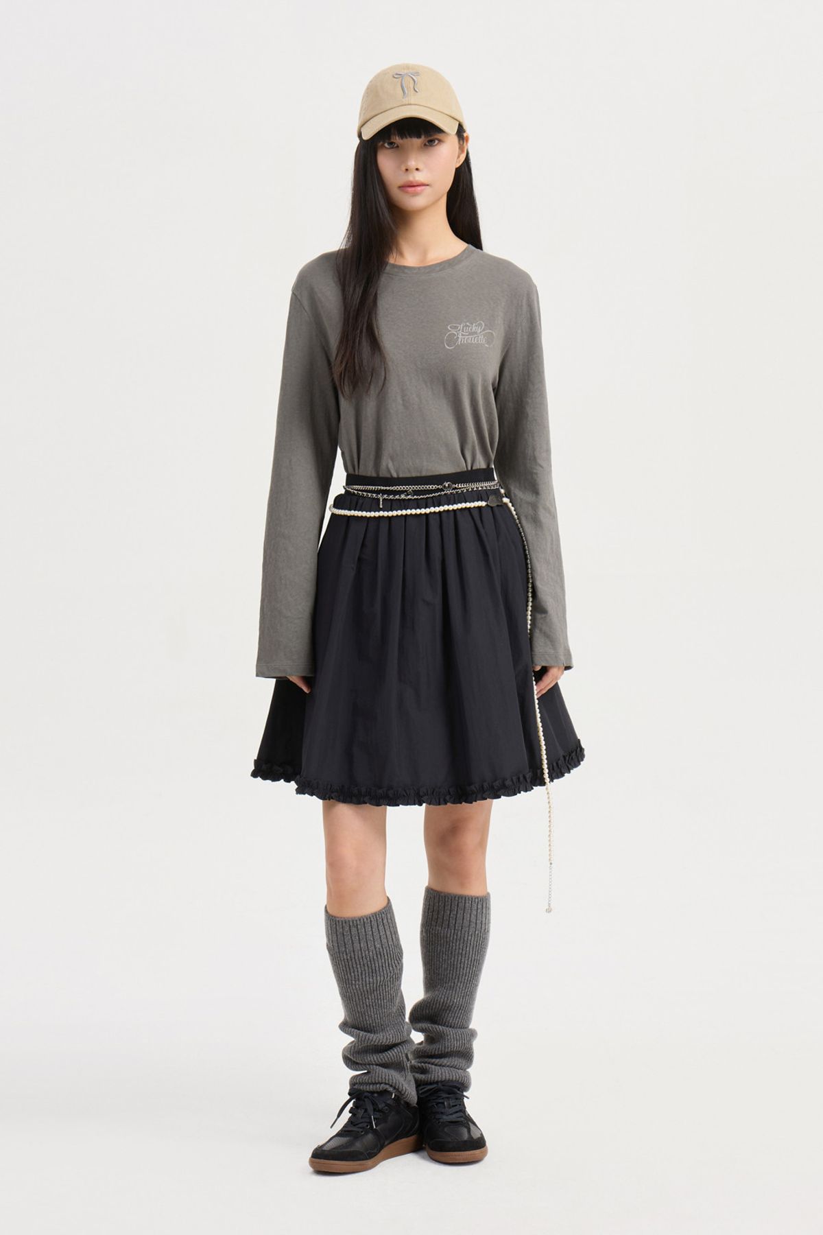 럭키슈에뜨(LUCKY CHOUETTE) Print Point Basic Fit Long Sleeve T-shirt (grey) LFTAA25140GYX