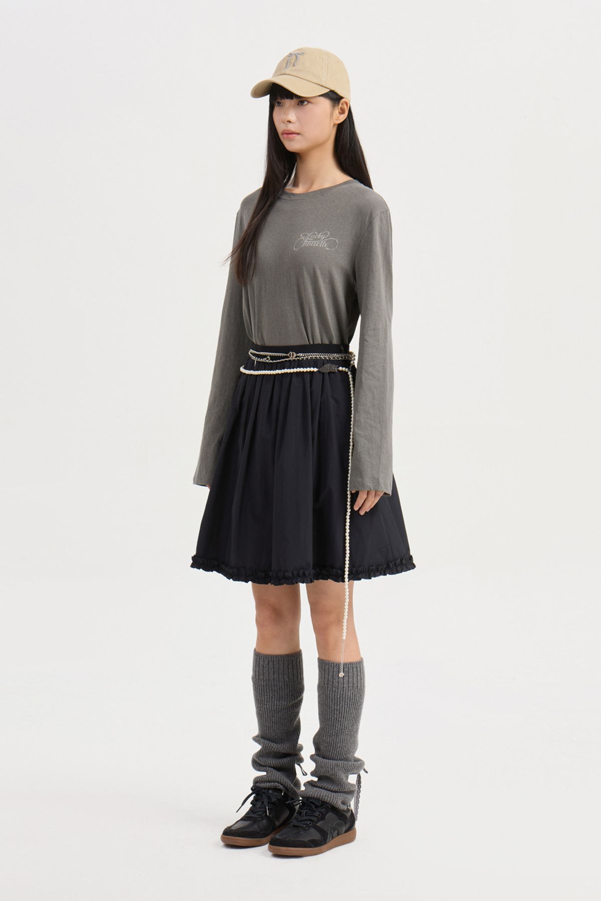 럭키슈에뜨(LUCKY CHOUETTE) Print Point Basic Fit Long Sleeve T-shirt (grey) LFTAA25140GYX