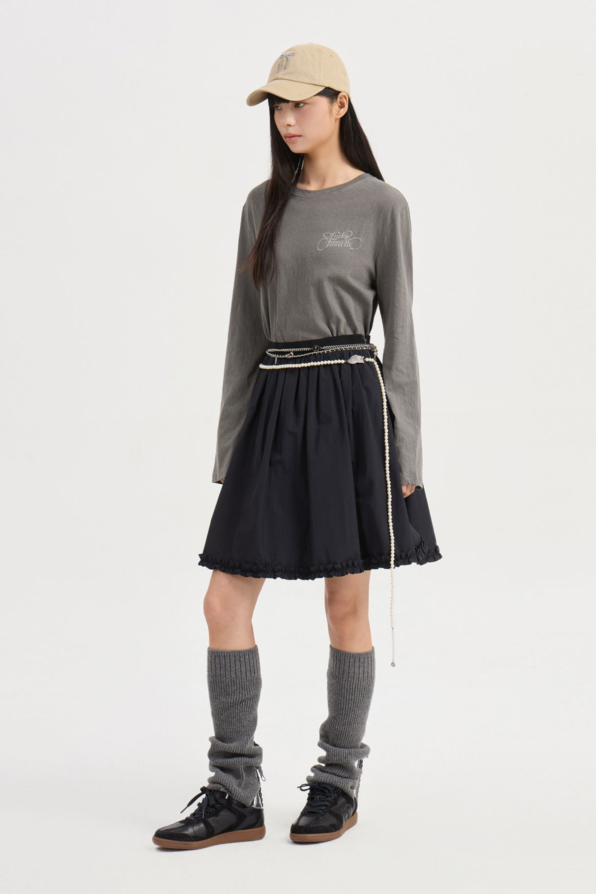 럭키슈에뜨(LUCKY CHOUETTE) Print Point Basic Fit Long Sleeve T-shirt (grey) LFTAA25140GYX