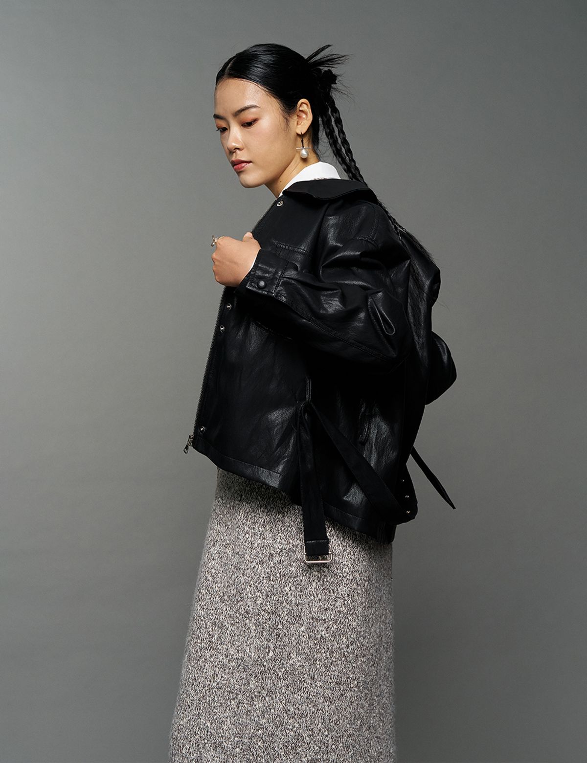 조선(JOSUN) 슬림 하프 집업 인조가죽 점퍼
