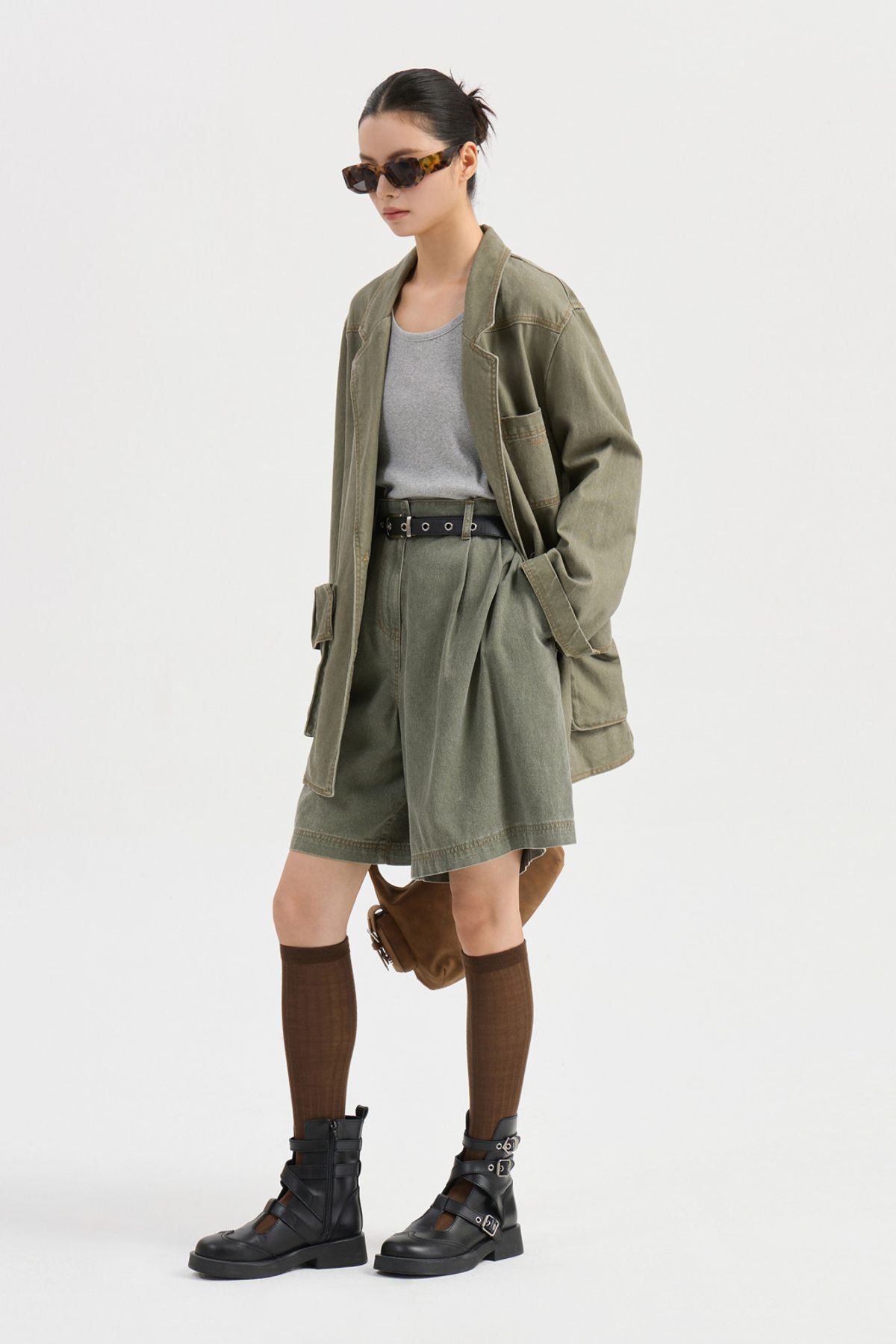 럭키슈에뜨(LUCKY CHOUETTE) Washing Denim Back Banding Shorts (khaki) LFPDW25230KHX