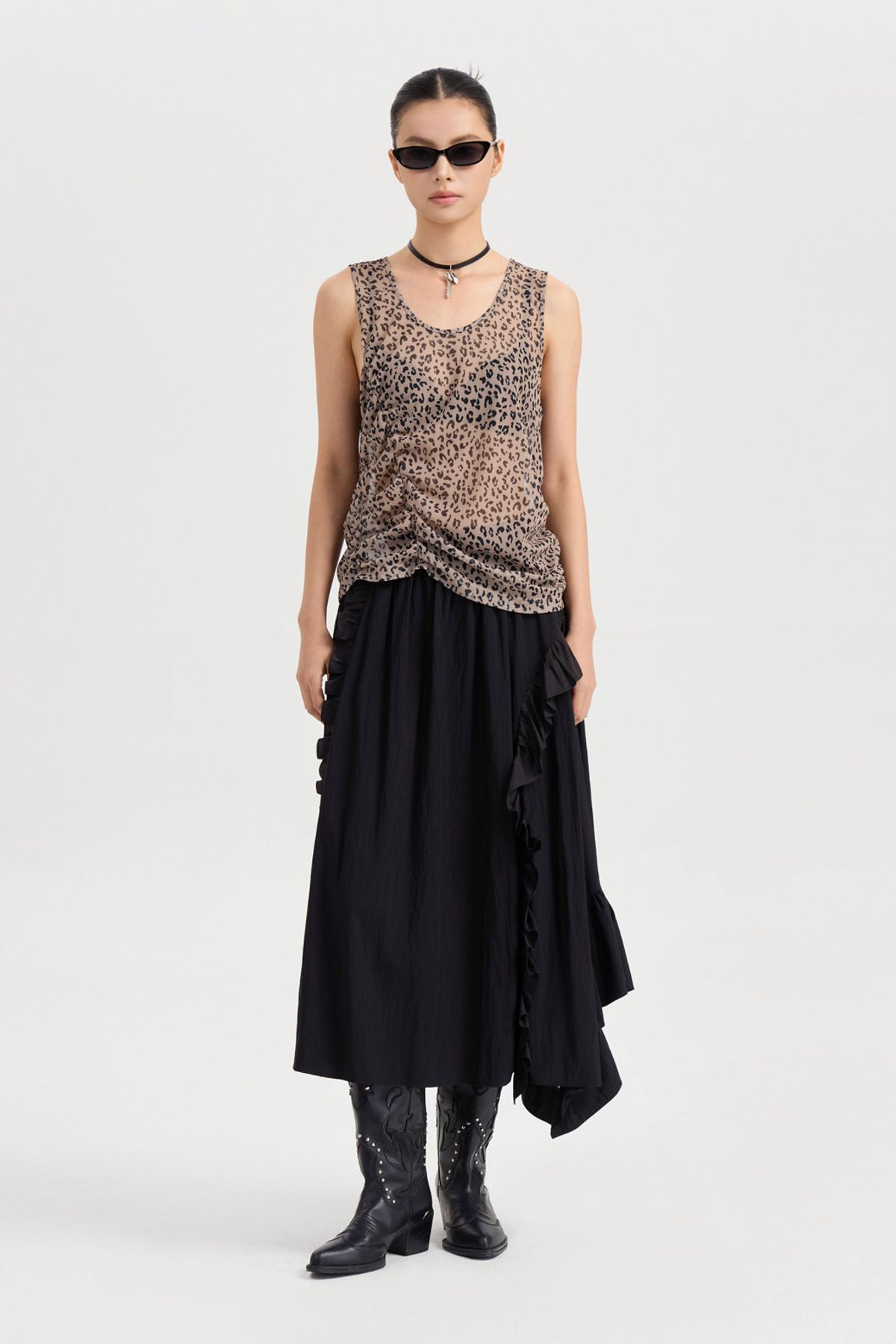 럭키슈에뜨(LUCKY CHOUETTE) Frill Point Back Banding Long Skirt (black) LFKAA25110BKX