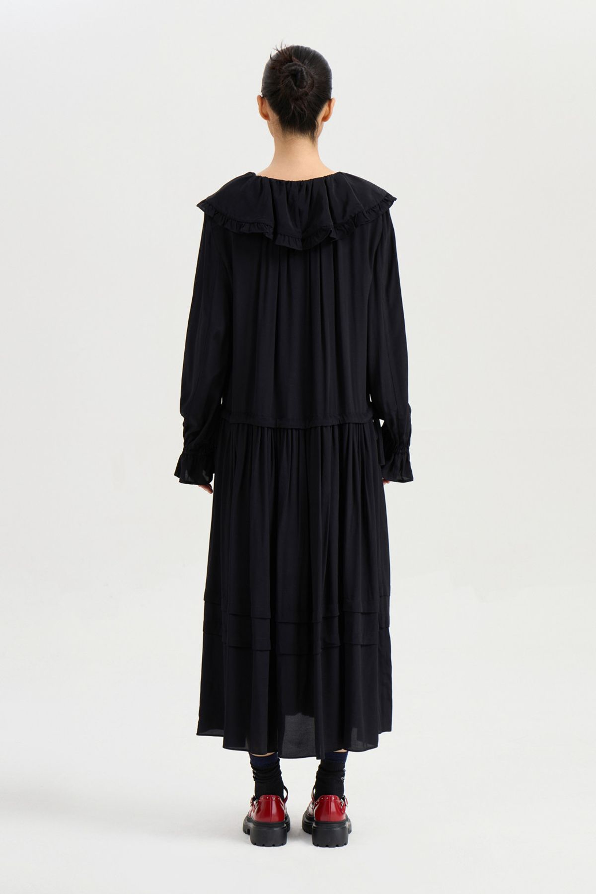 럭키슈에뜨(LUCKY CHOUETTE) Sailor Collar Dress (black) LFDAA25120BKX