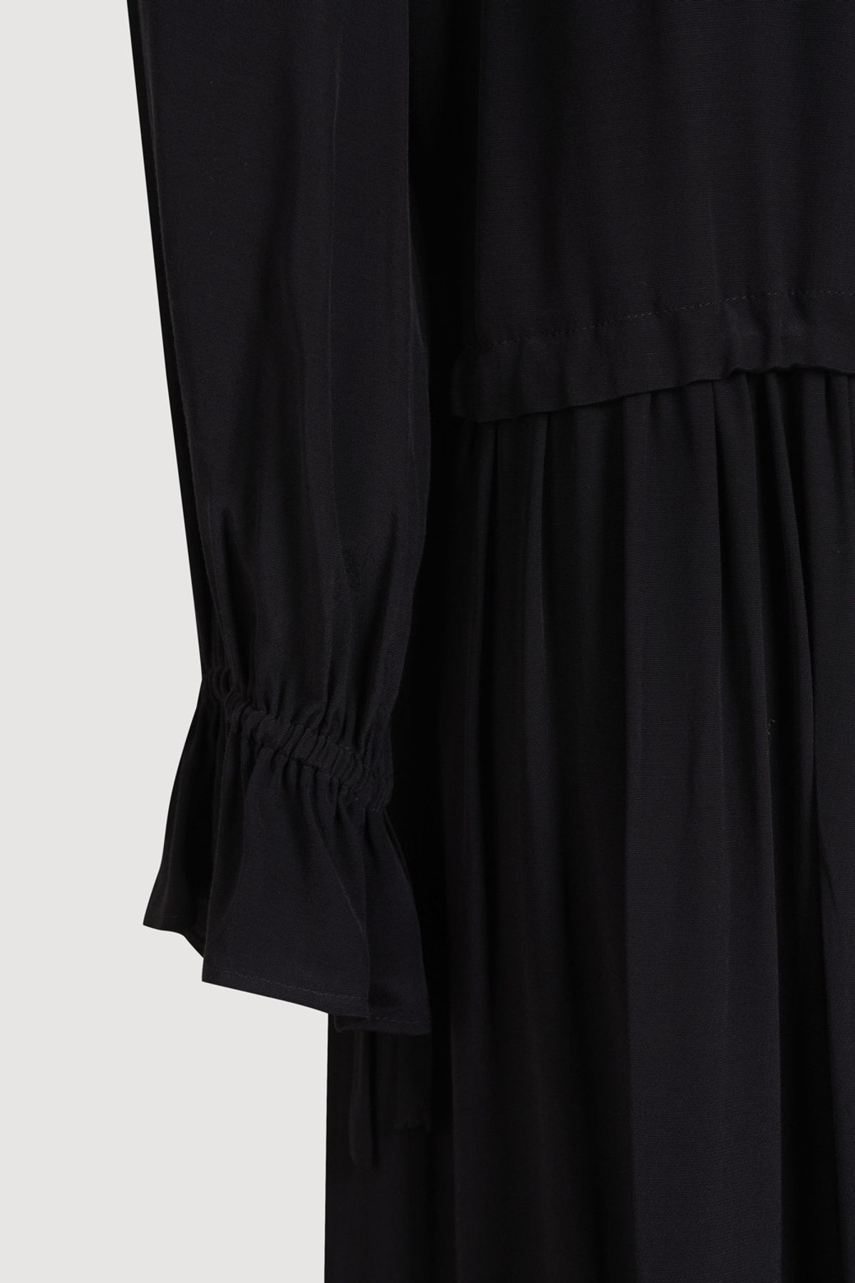 럭키슈에뜨(LUCKY CHOUETTE) Sailor Collar Dress (black) LFDAA25120BKX