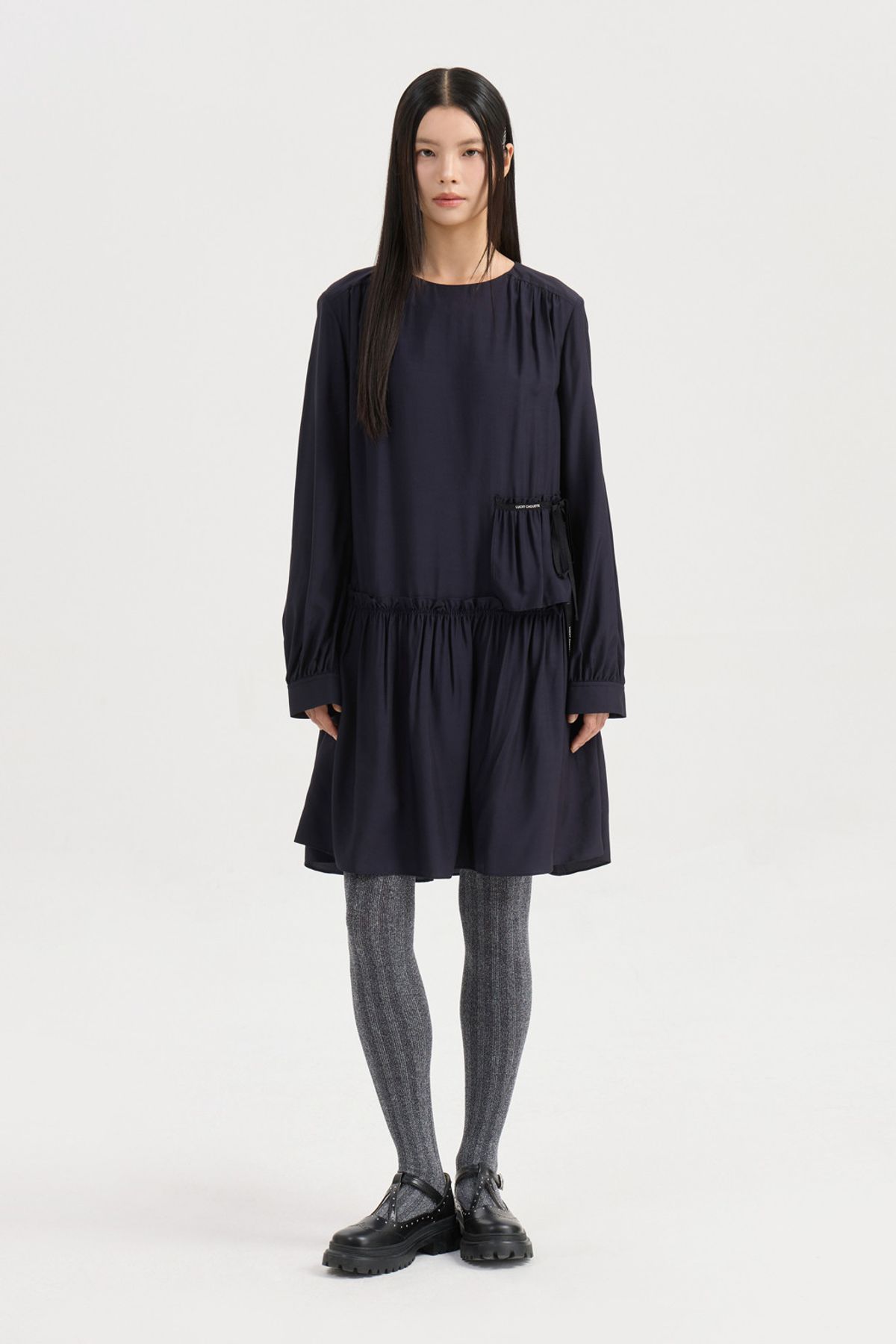 럭키슈에뜨(LUCKY CHOUETTE) Ruffled Detail Round Neck Dress (dark navy) LFDAW25220NYD
