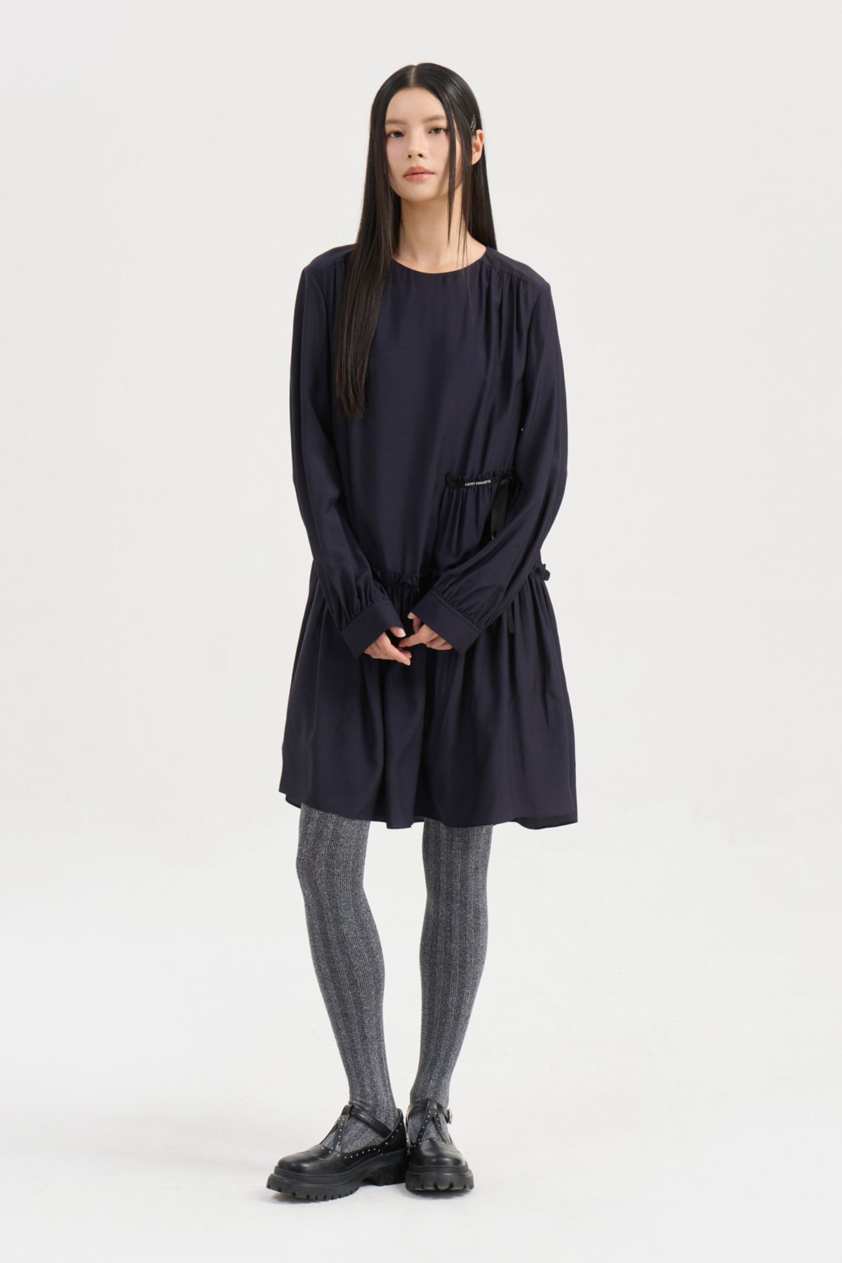 럭키슈에뜨(LUCKY CHOUETTE) Ruffled Detail Round Neck Dress (dark navy) LFDAW25220NYD