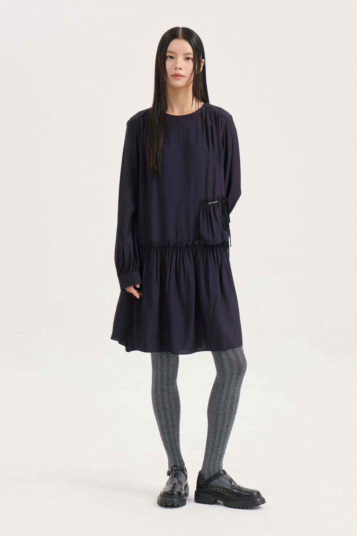 럭키슈에뜨(LUCKY CHOUETTE) Ruffled Detail Round Neck Dress (dark navy) LFDAW25220NYD
