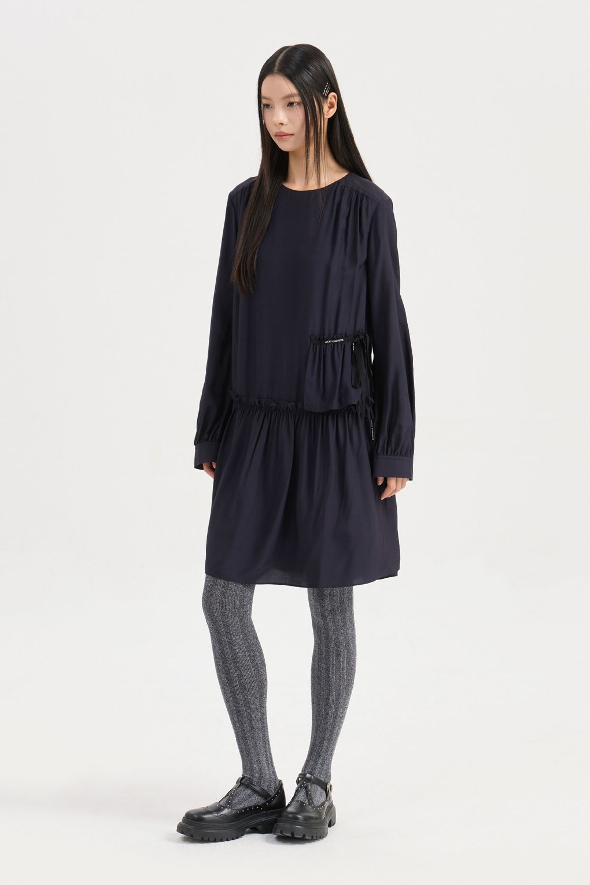 럭키슈에뜨(LUCKY CHOUETTE) Ruffled Detail Round Neck Dress (dark navy) LFDAW25220NYD